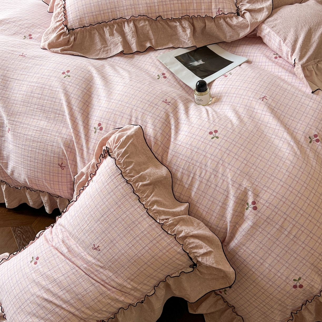 91家纺网 家纺一手货源 找家纺 柔享家（原芷澜家纺） 2025新款秋冬新品A类高克重亚麻复古风原麻棉麻系列四件套 樱梦