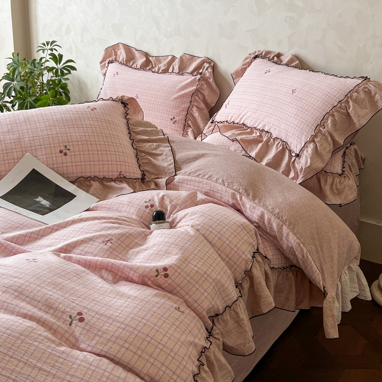 91家纺网 家纺一手货源 找家纺 柔享家（原芷澜家纺） 2025新款秋冬新品A类高克重亚麻复古风原麻棉麻系列四件套 樱梦