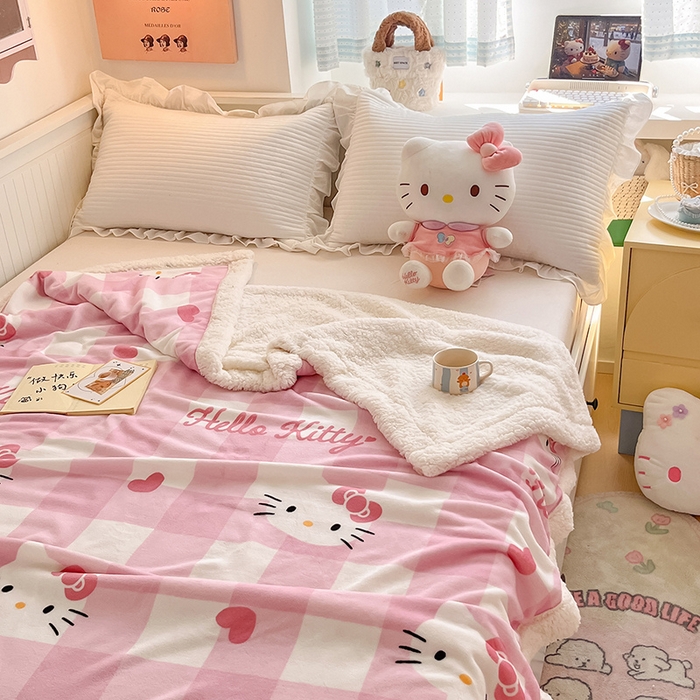 91家纺网 家纺一手货源 找家纺 葡萄家 2025新款A类三丽鸥正版授权少女可爱卡通加厚牛奶绒羊羔绒多功能四季毛毯毯子 绒毛毯-MT三丽鸥粉格爱心KT