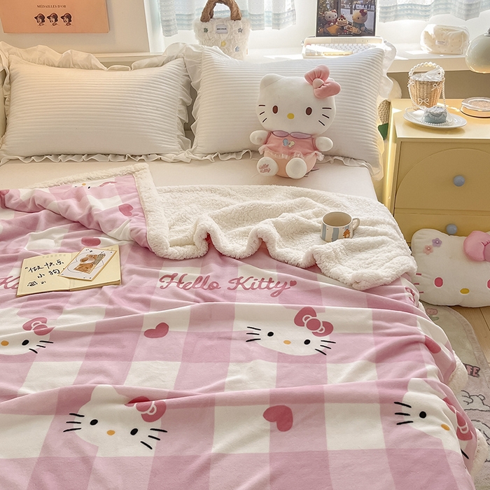 91家纺网 家纺一手货源 找家纺 葡萄家 2025新款A类三丽鸥正版授权少女可爱卡通加厚牛奶绒羊羔绒多功能四季毛毯毯子 绒毛毯-MT三丽鸥粉格爱心KT