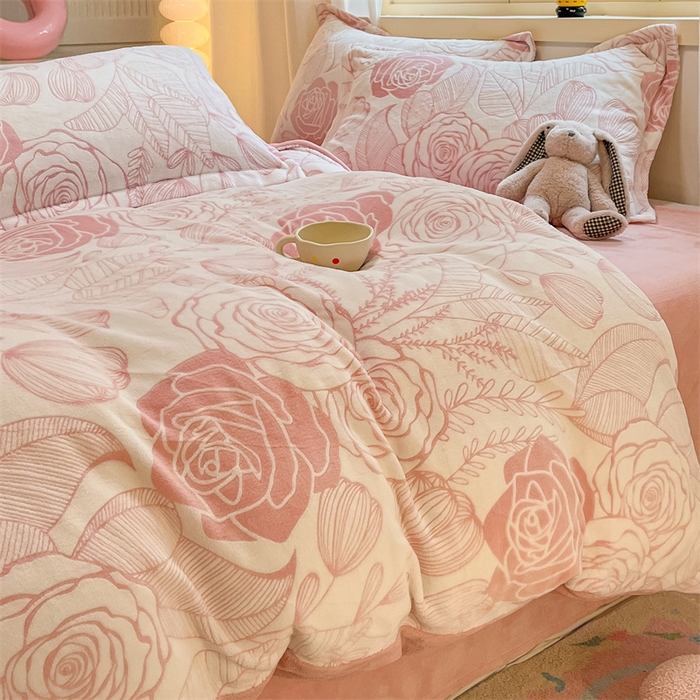 91家纺网 家纺一手货源 找家纺 名兮家居 2025新款立体加厚雕花绒单被套 朵美-粉