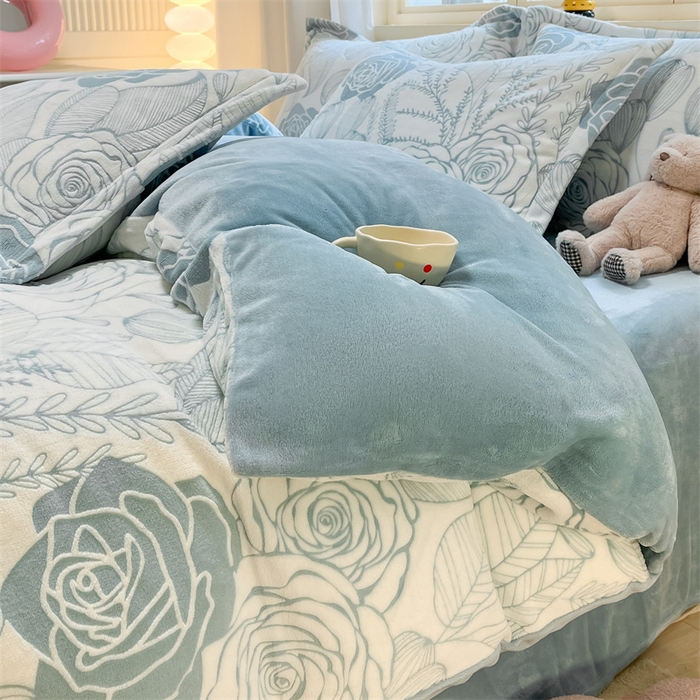 91家纺网 家纺一手货源 找家纺 名兮家居 2025新款立体加厚雕花绒单被套 朵美-蓝