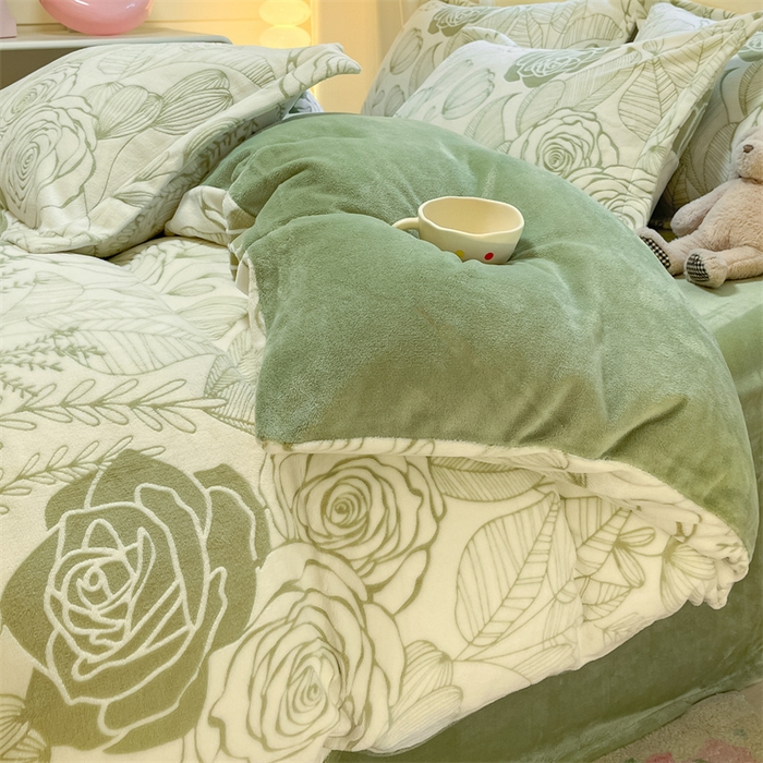 91家纺网 家纺一手货源 找家纺 名兮家居 2025新款立体加厚雕花绒单被套 朵美-绿