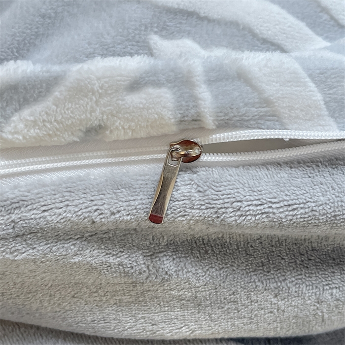 91家纺网 家纺一手货源 找家纺 名兮家居 2025新款立体加厚雕花绒单被套 羽毛-灰