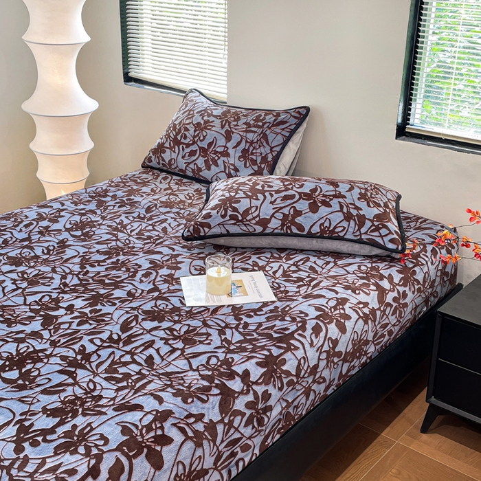 91家纺网 家纺一手货源 找家纺 （总）库里梦家纺 2025网红直播热款美拉德加厚3D雕花牛奶绒床笠