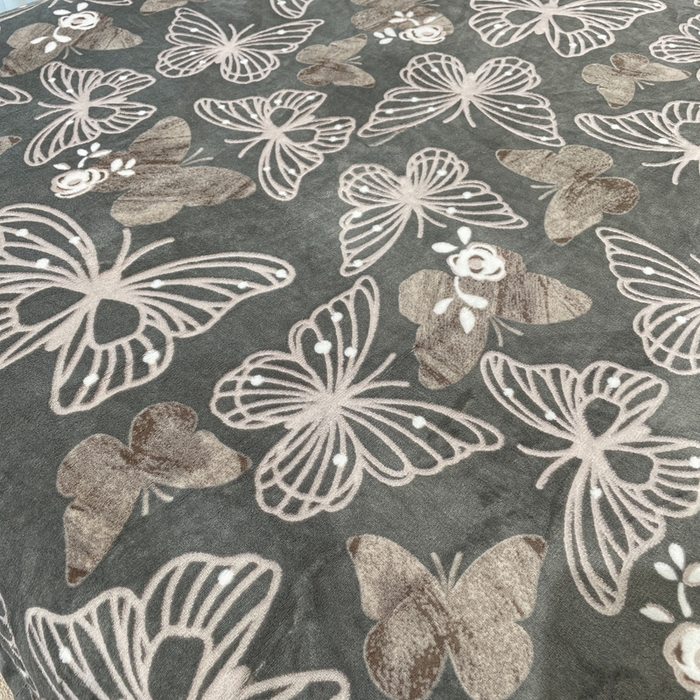 91家纺网 家纺一手货源 找家纺 库里梦家纺 2025网红直播热款美拉德加厚3D雕花牛奶绒床笠 蝶影漫舞