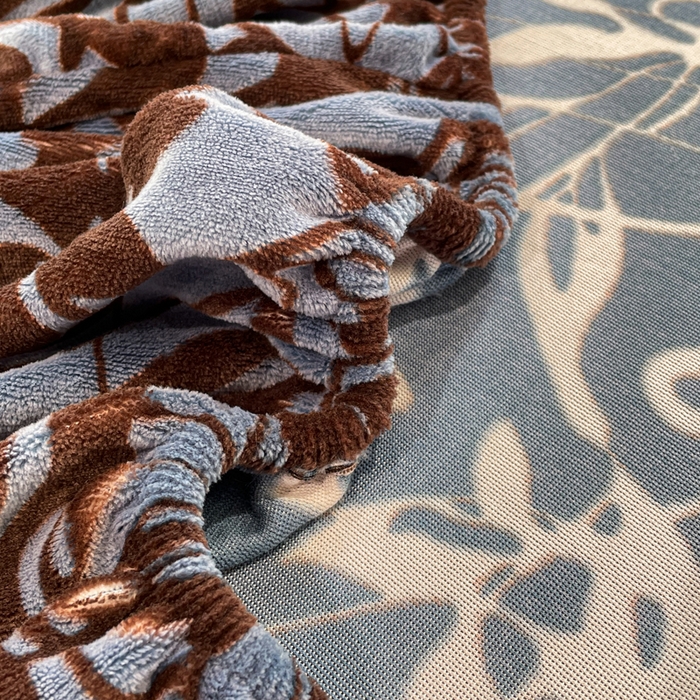 91家纺网 家纺一手货源 找家纺 库里梦家纺 2025网红直播热款美拉德加厚3D雕花牛奶绒床笠 花枝叶语