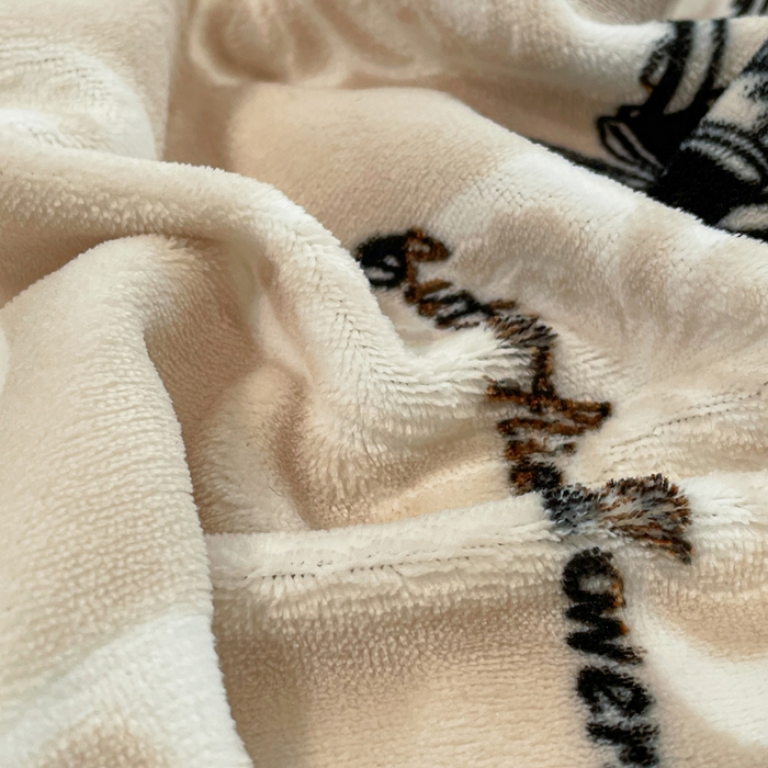 91家纺网 家纺一手货源 找家纺 库里梦家纺 2025网红直播热款美拉德加厚3D雕花牛奶绒床笠 画框蝴蝶