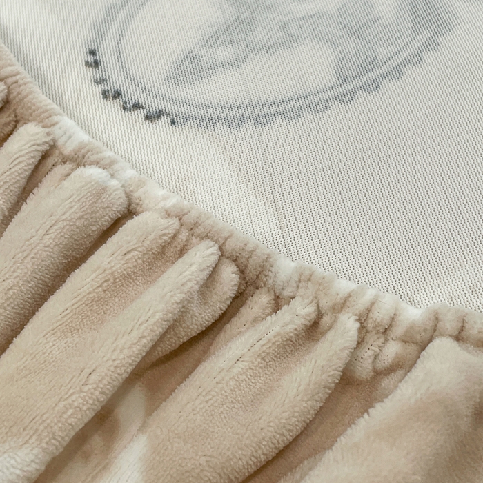 91家纺网 家纺一手货源 找家纺 库里梦家纺 2025网红直播热款美拉德加厚3D雕花牛奶绒床笠 画框蝴蝶