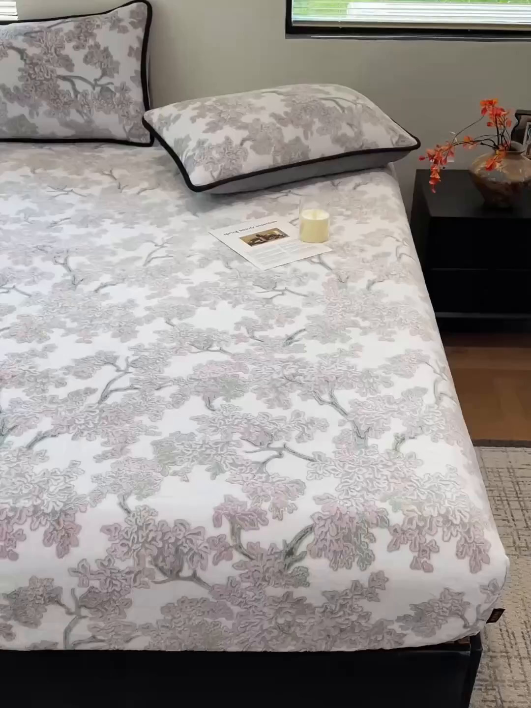 91家纺网 家纺一手货源 找家纺 库里梦家纺 2025网红直播热款美拉德加厚3D雕花牛奶绒床笠 小亭幽梦