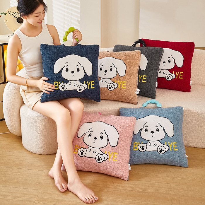 伊可爱 2025新款秋冬泰迪绒卡通贴布绣提手抱枕被-嘟嘟 组合图