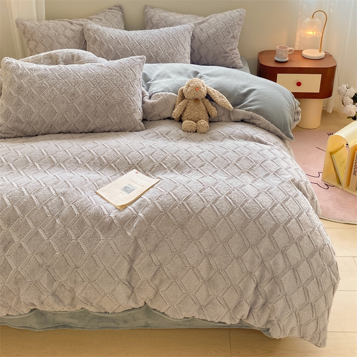 91家纺网 家纺一手货源 找家纺 名兮家居 2025冬季新款加厚仿兔绒单被套 波浪-灰