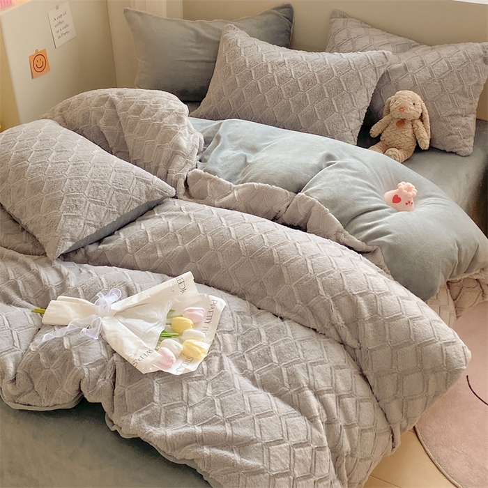 91家纺网 家纺一手货源 找家纺 名兮家居 2025冬季新款加厚仿兔绒单被套 波浪-灰