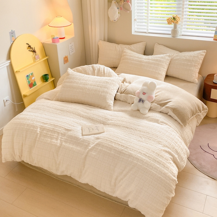 91家纺网 家纺一手货源 找家纺 名兮家居 2025冬季新款加厚仿兔绒单被套 奶油方格