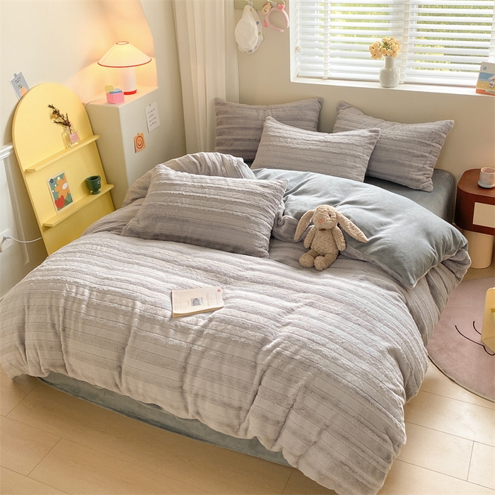 91家纺网 家纺一手货源 找家纺 名兮家居 2025冬季新款加厚仿兔绒单被套 条纹-灰