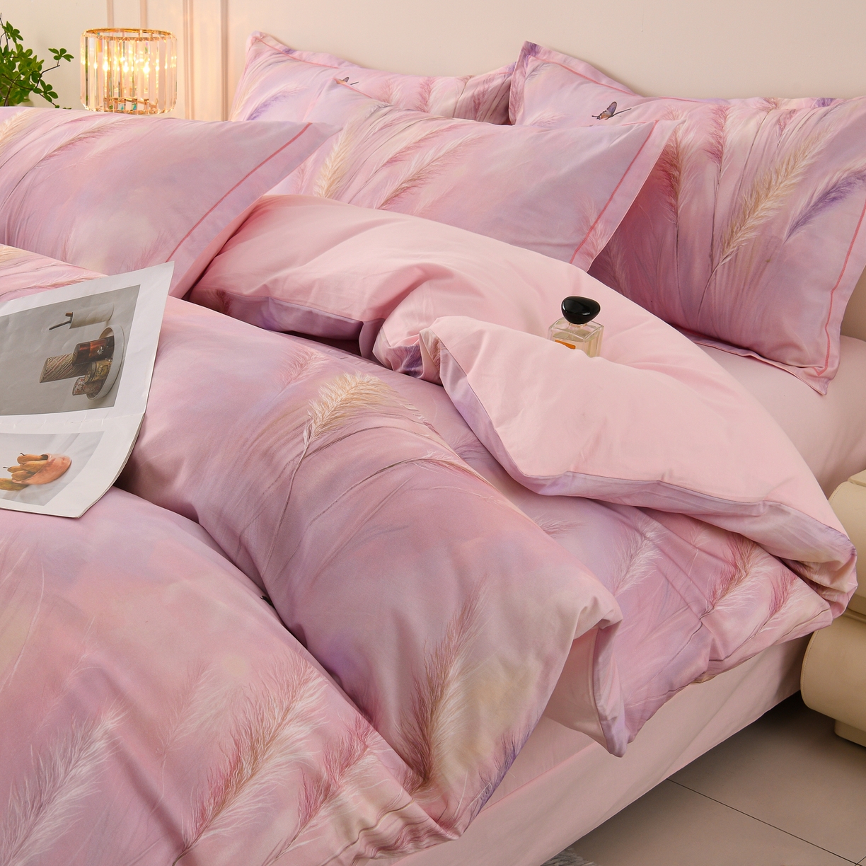 91家纺网 家纺一手货源 找家纺 润淳家居 2025新款全棉生态磨毛数码印花四件套 岸边蝴蝶 紫