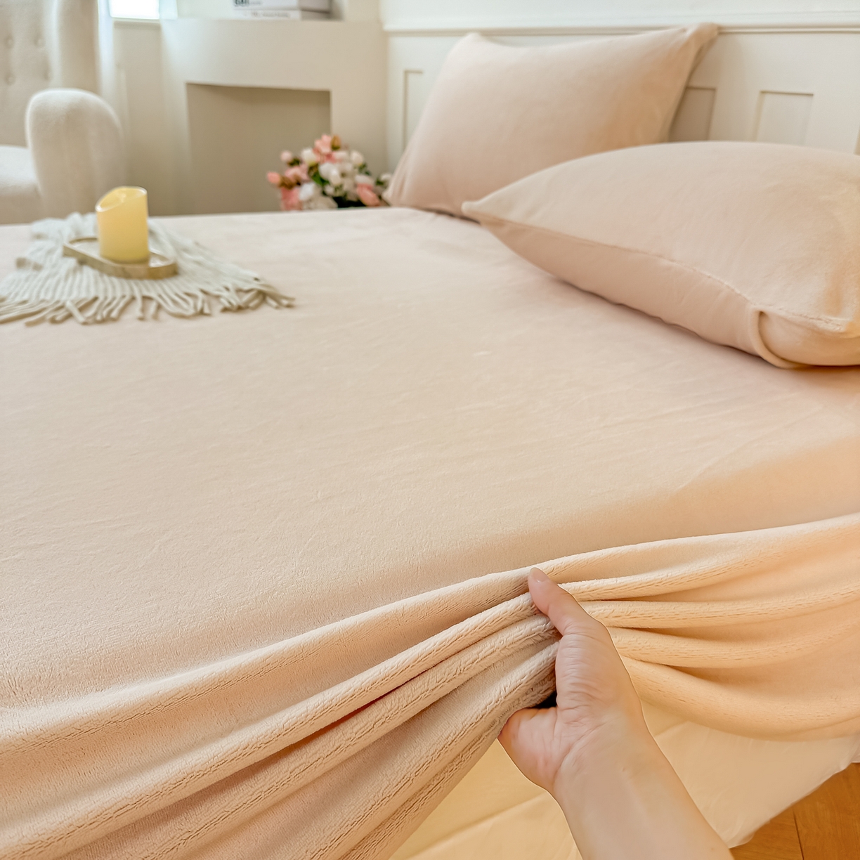 91家纺网 家纺一手货源 找家纺 芙绣家纺 2025新款牛奶绒刺绣床单 香槟