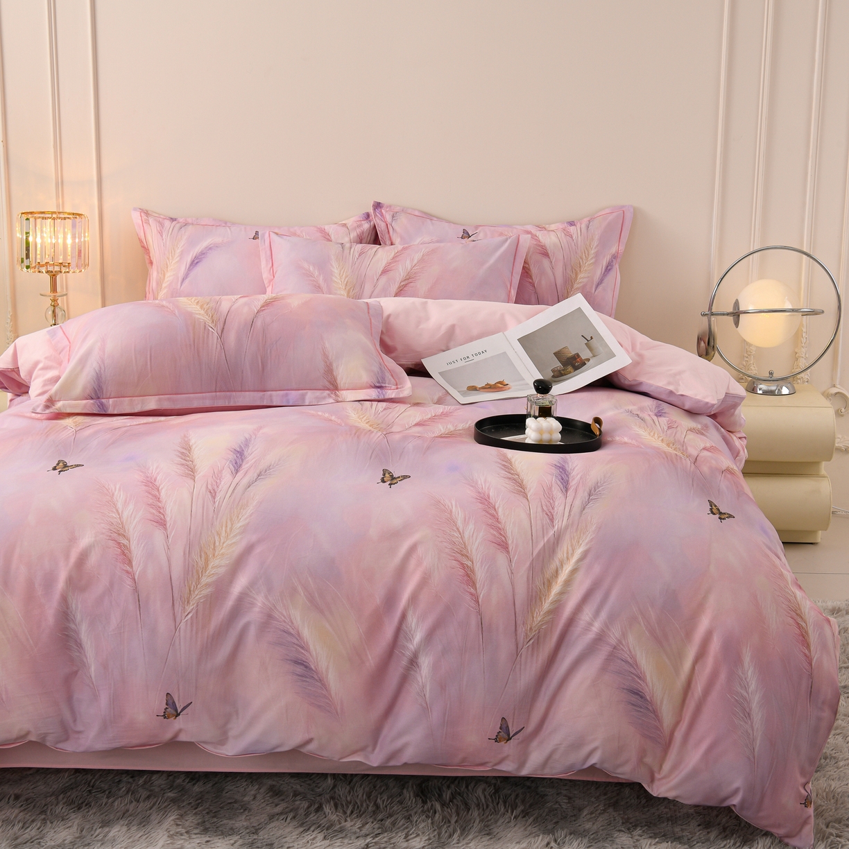 91家纺网 家纺一手货源 找家纺 润淳家居 2025新款全棉生态磨毛数码印花四件套 岸边蝴蝶 紫