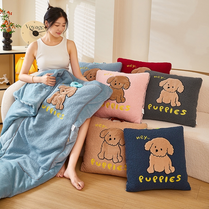 91家纺网 家纺一手货源 找家纺 （总）伊可爱2025新款秋冬泰迪绒卡通贴布绣提手抱枕被-贝宝