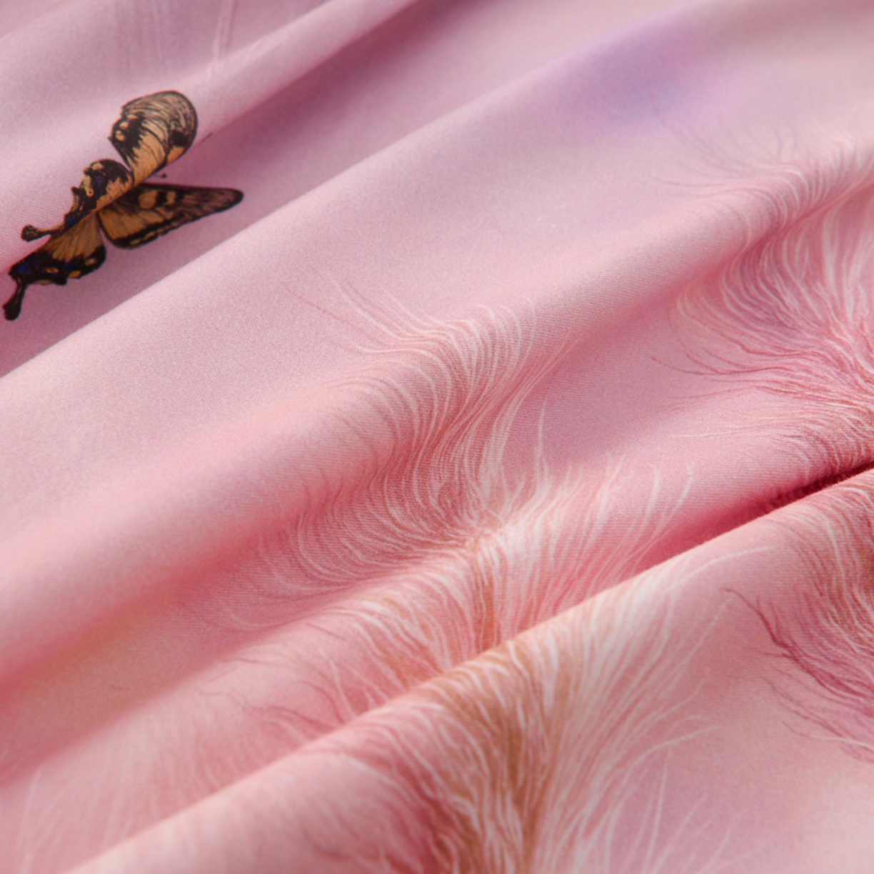 91家纺网 家纺一手货源 找家纺 润淳家居 2025新款全棉生态磨毛数码印花四件套 岸边蝴蝶 紫