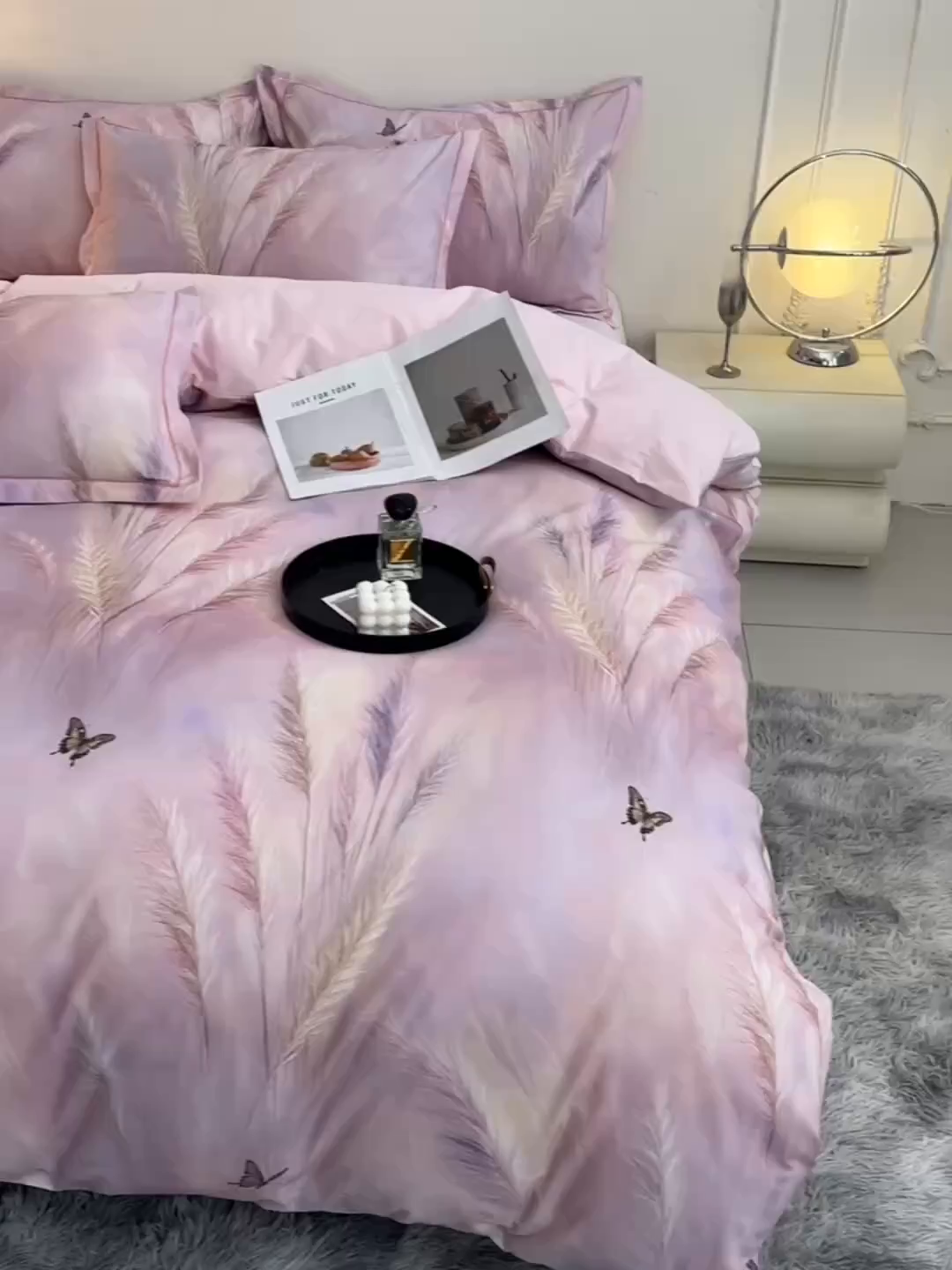 91家纺网 家纺一手货源 找家纺 润淳家居 2025新款全棉生态磨毛数码印花四件套 岸边蝴蝶 紫