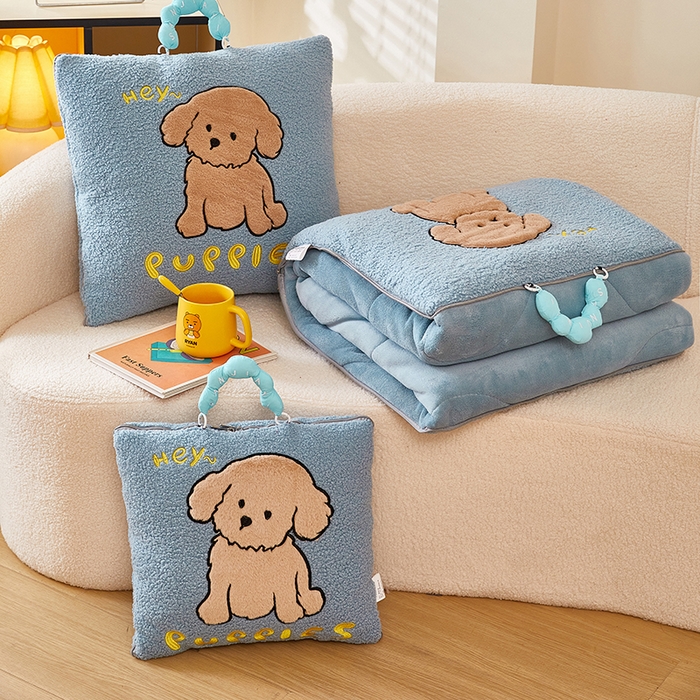 伊可爱2025新款秋冬泰迪绒卡通贴布绣提手抱枕被-贝宝 贝宝-天空蓝