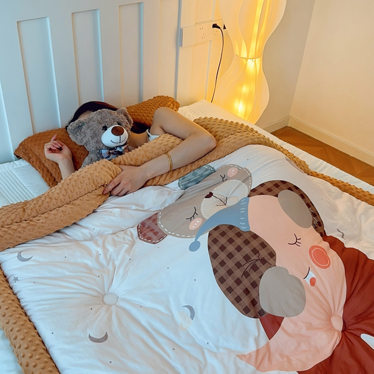 91家纺网 家纺一手货源 找家纺 兜米家居 2025新款针织棉专版数码印花豆豆绒被被子被芯 晚安小熊