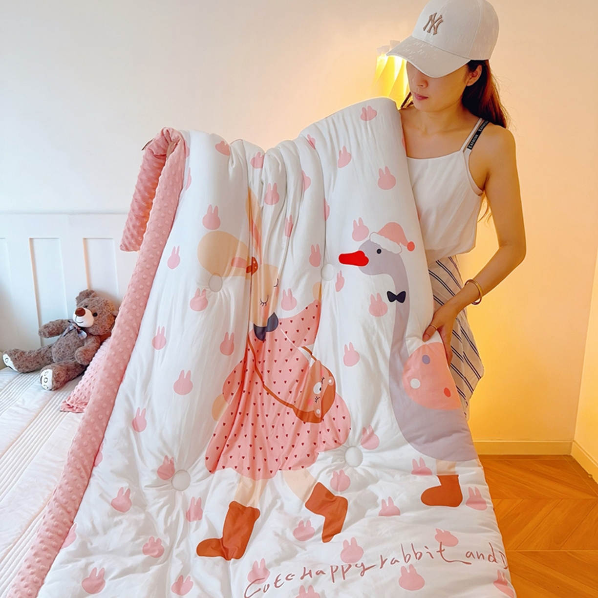 91家纺网 家纺一手货源 找家纺 兜米家居 2025新款针织棉专版数码印花豆豆绒被被子被芯 可爱兔兔