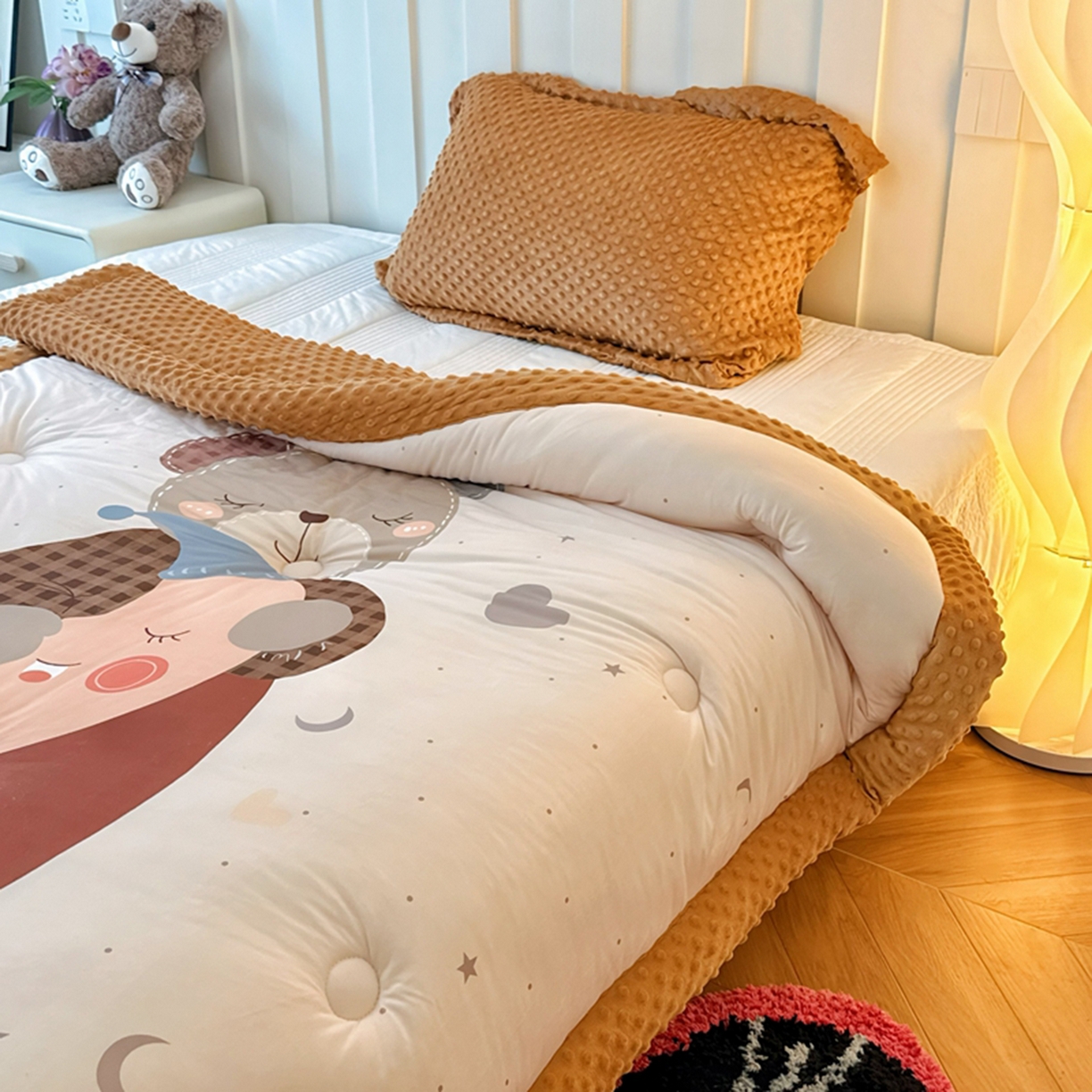 91家纺网 家纺一手货源 找家纺 兜米家居 2025新款针织棉专版数码印花豆豆绒被被子被芯 晚安小熊