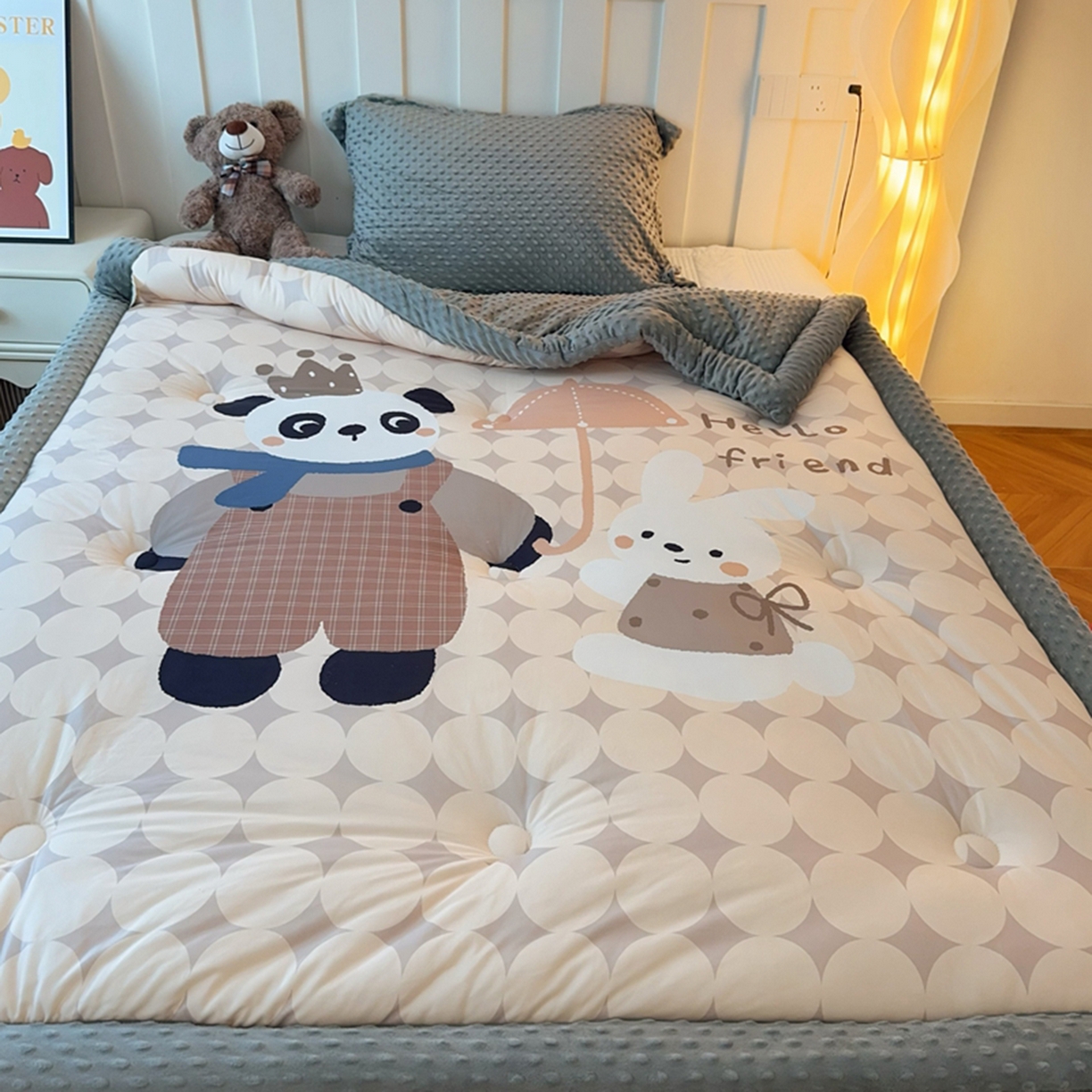 91家纺网 家纺一手货源 找家纺 兜米家居 2025新款针织棉专版数码印花豆豆绒被被子被芯 国宝熊猫