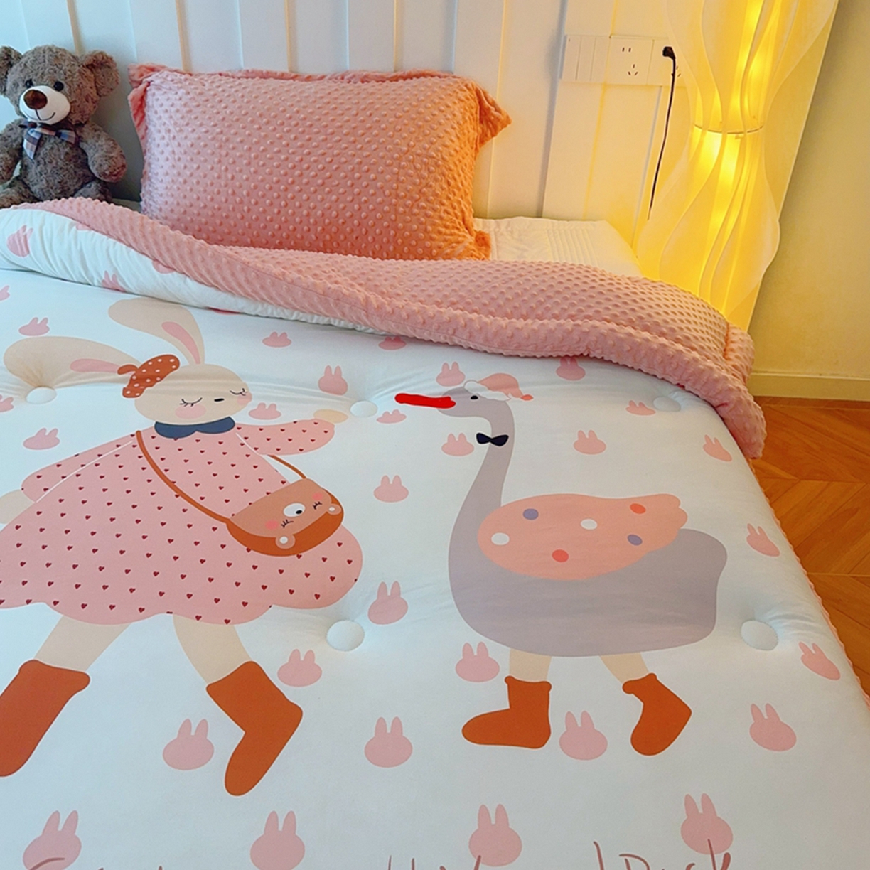 91家纺网 家纺一手货源 找家纺 兜米家居 2025新款针织棉专版数码印花豆豆绒被被子被芯 可爱兔兔