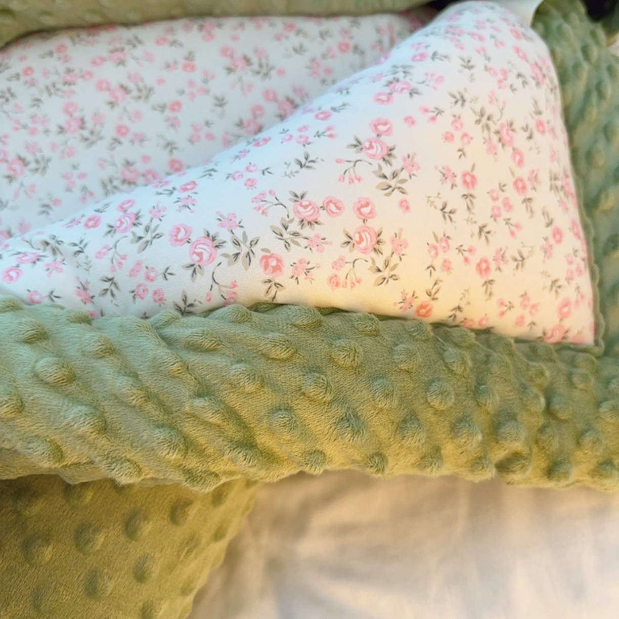 91家纺网 家纺一手货源 找家纺 兜米家居 2025新款针织棉专版数码印花豆豆绒被被子被芯 漂亮女孩