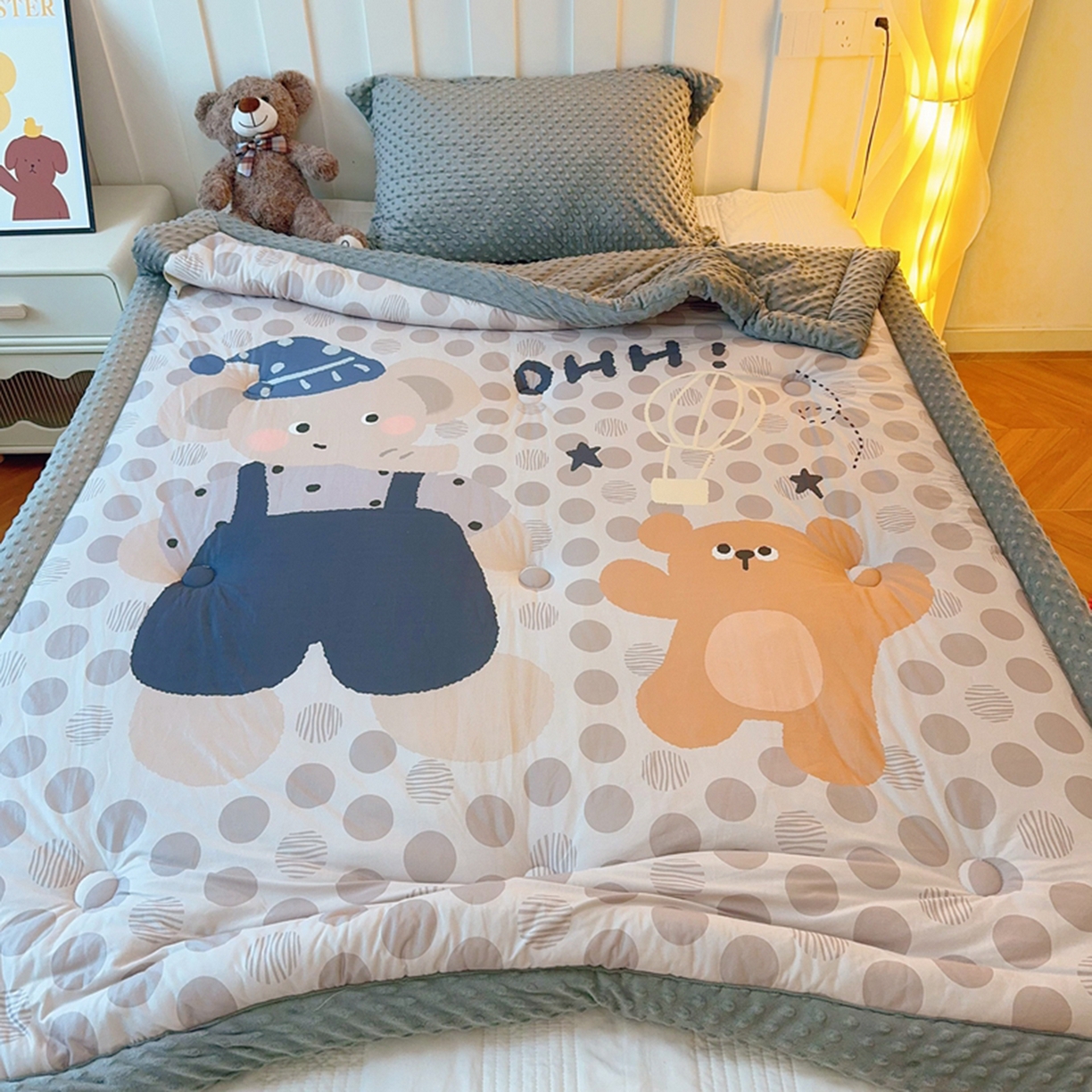 91家纺网 家纺一手货源 找家纺 兜米家居 2025新款针织棉专版数码印花豆豆绒被被子被芯 蓝帽小象