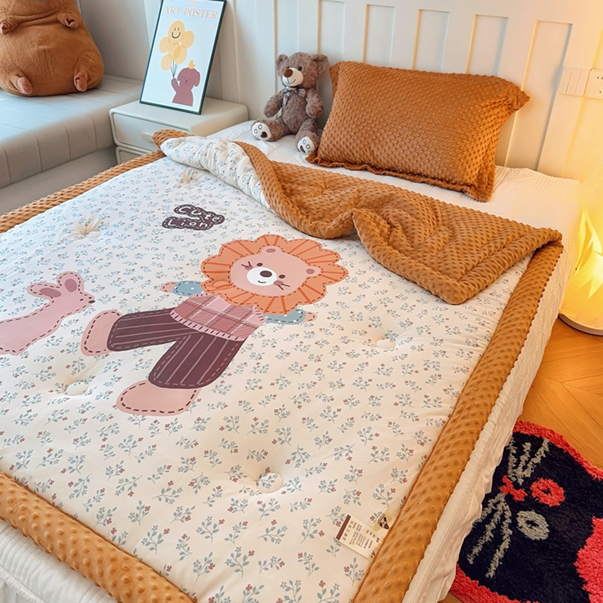 91家纺网 家纺一手货源 找家纺 兜米家居 2025新款针织棉专版数码印花豆豆绒被被子被芯 小狮子