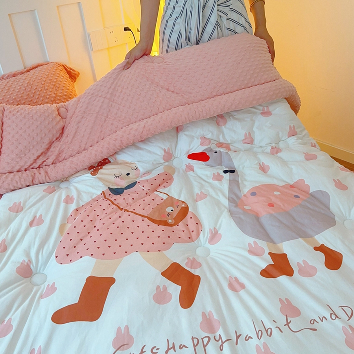 91家纺网 家纺一手货源 找家纺 兜米家居 2025新款针织棉专版数码印花豆豆绒被被子被芯 可爱兔兔