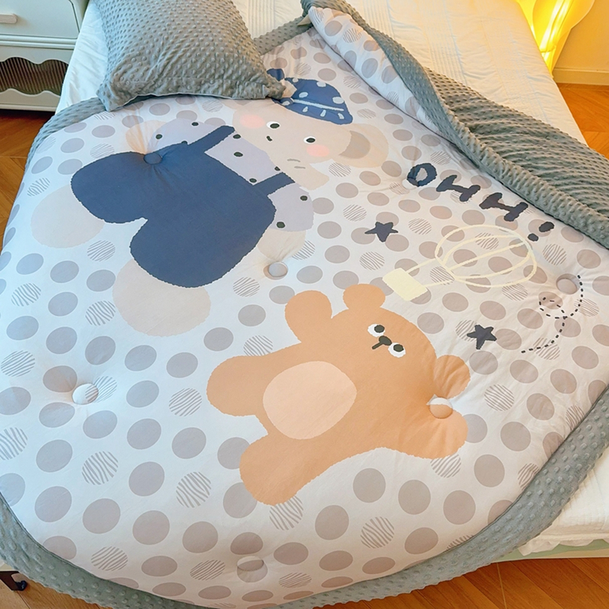 91家纺网 家纺一手货源 找家纺 兜米家居 2025新款针织棉专版数码印花豆豆绒被被子被芯 蓝帽小象