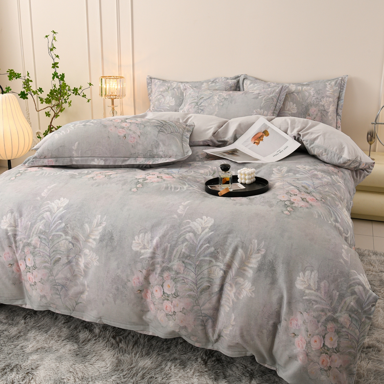 91家纺网 家纺一手货源 找家纺 润淳家居 2025新款全棉生态磨毛数码印花四件套 苏雅风情 蓝灰