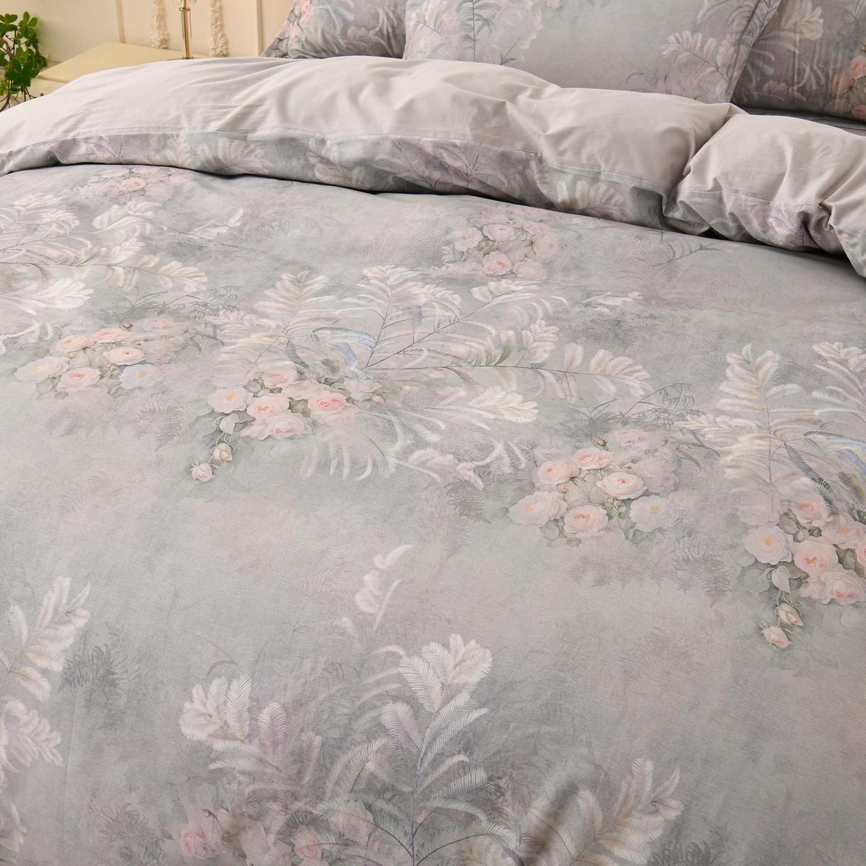 91家纺网 家纺一手货源 找家纺 润淳家居 2025新款全棉生态磨毛数码印花四件套 苏雅风情 蓝灰