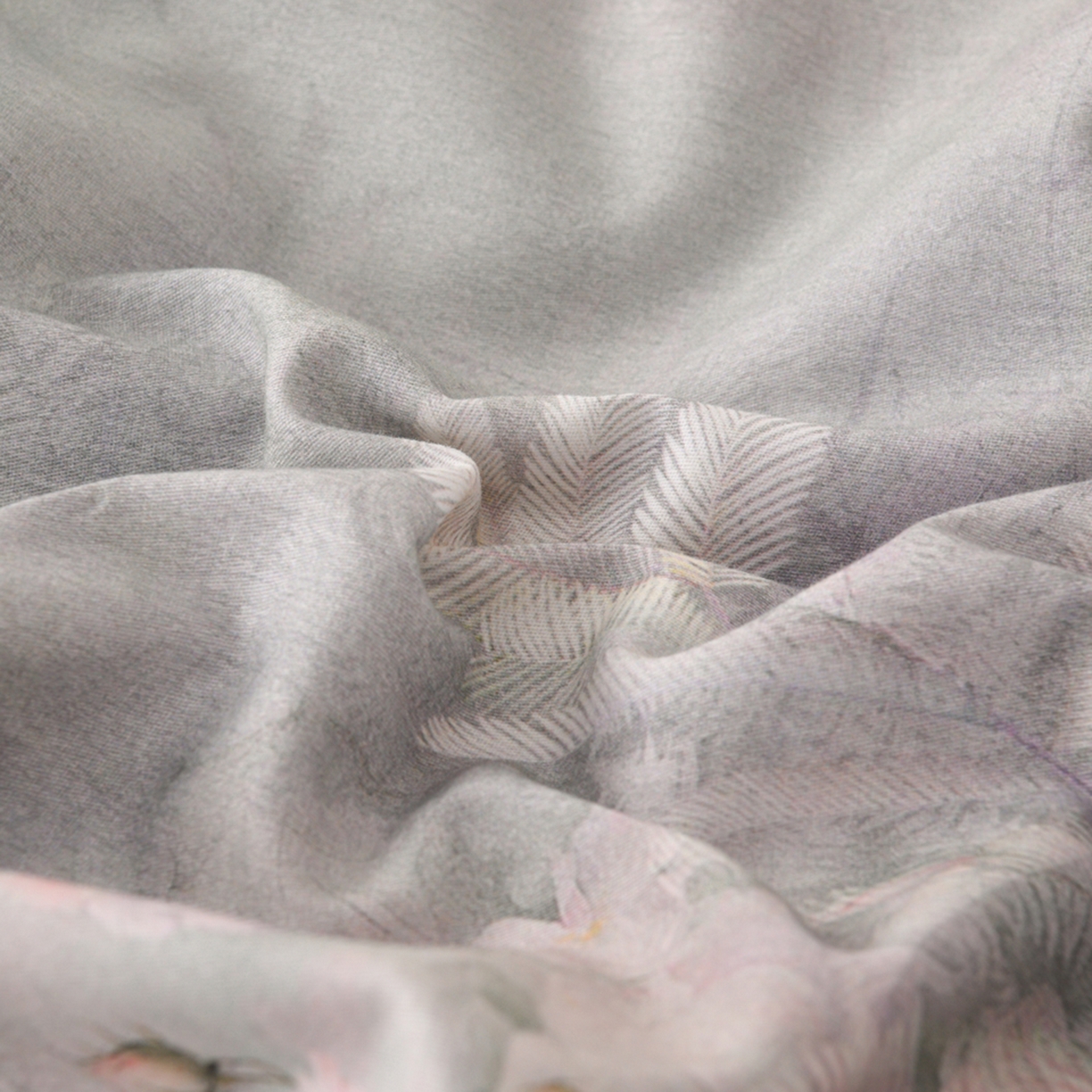 91家纺网 家纺一手货源 找家纺 润淳家居 2025新款全棉生态磨毛数码印花四件套 苏雅风情 蓝灰