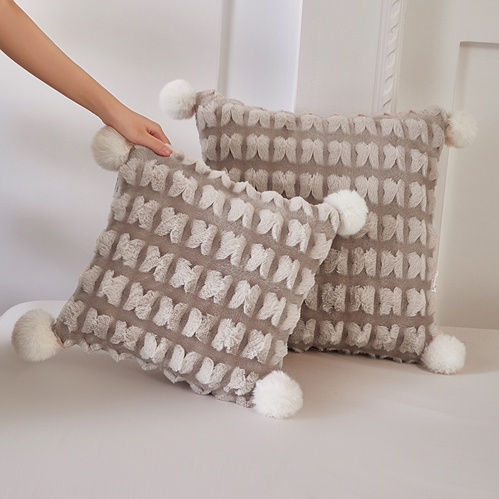 91家纺网 家纺一手货源 找家纺 伊可爱 2025新款秋冬轻奢婉约仿兔毛立体蝴蝶花抱枕被-翩翩 翩翩-浅咖