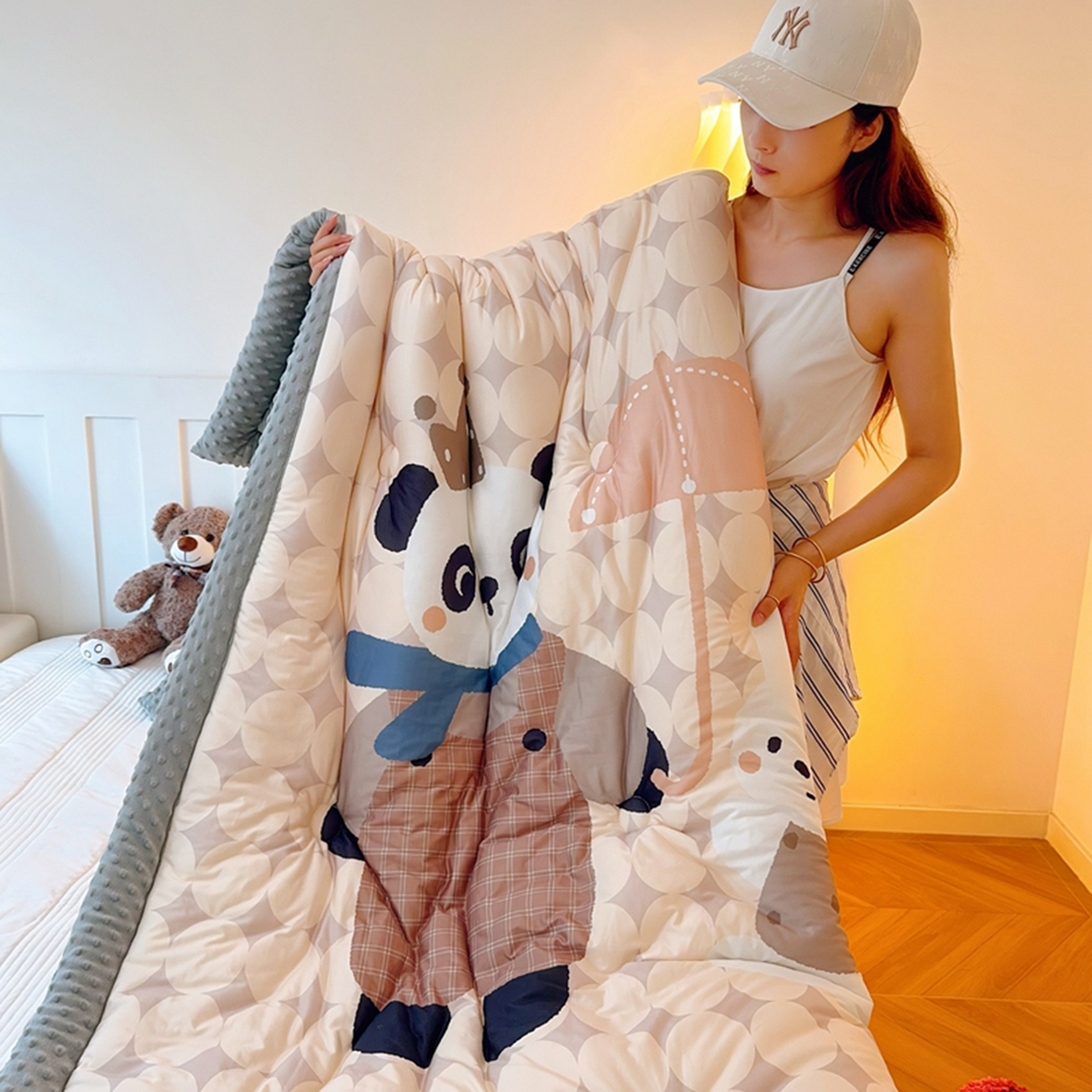 91家纺网 家纺一手货源 找家纺 兜米家居 2025新款针织棉专版数码印花豆豆绒被被子被芯 国宝熊猫