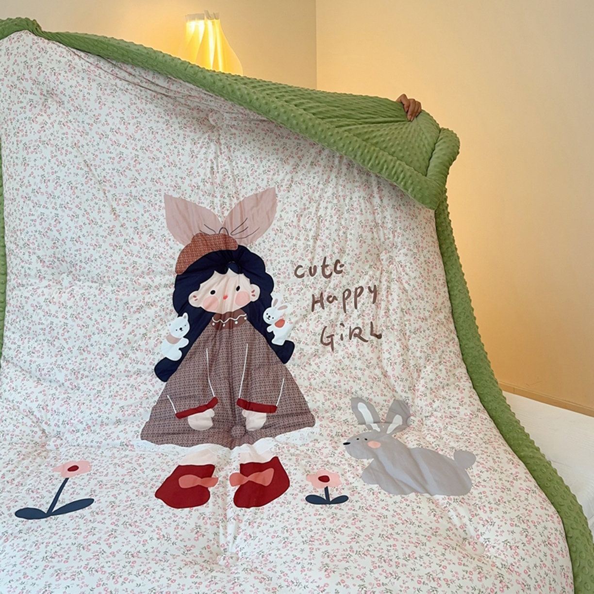 91家纺网 家纺一手货源 找家纺 兜米家居 2025新款针织棉专版数码印花豆豆绒被被子被芯 漂亮女孩