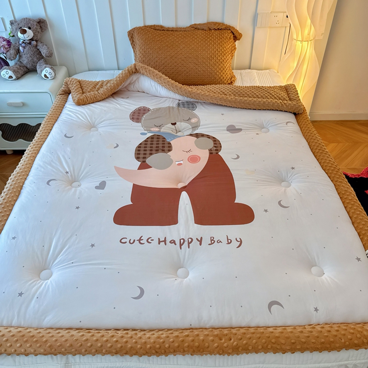 91家纺网 家纺一手货源 找家纺 兜米家居 2025新款针织棉专版数码印花豆豆绒被被子被芯 晚安小熊