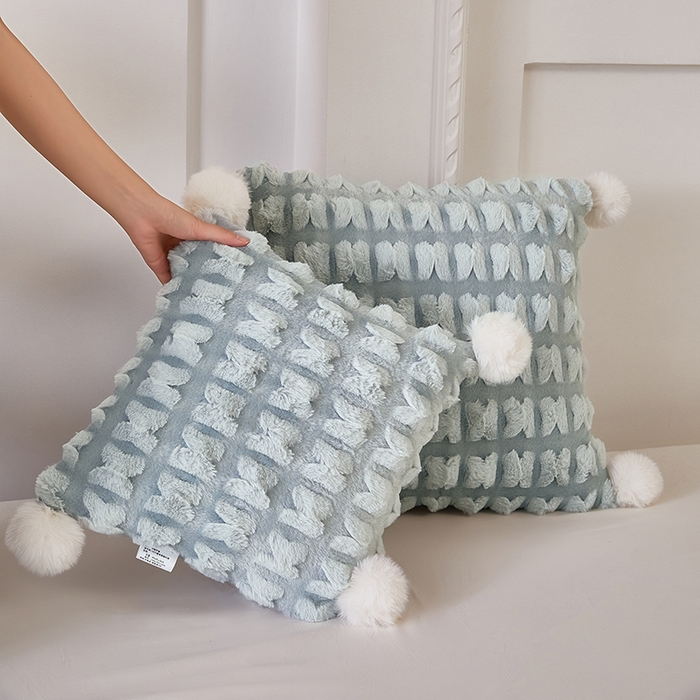 91家纺网 家纺一手货源 找家纺 伊可爱 2025新款秋冬轻奢婉约仿兔毛立体蝴蝶花抱枕被-翩翩 翩翩-浅兰