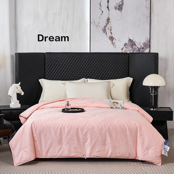 91家纺网 家纺一手货源 找家纺 蚕云阁蚕丝家居 2025新款舒适保暖被子被芯-英伦之曲 英伦之曲-粉色一级桑蚕丝