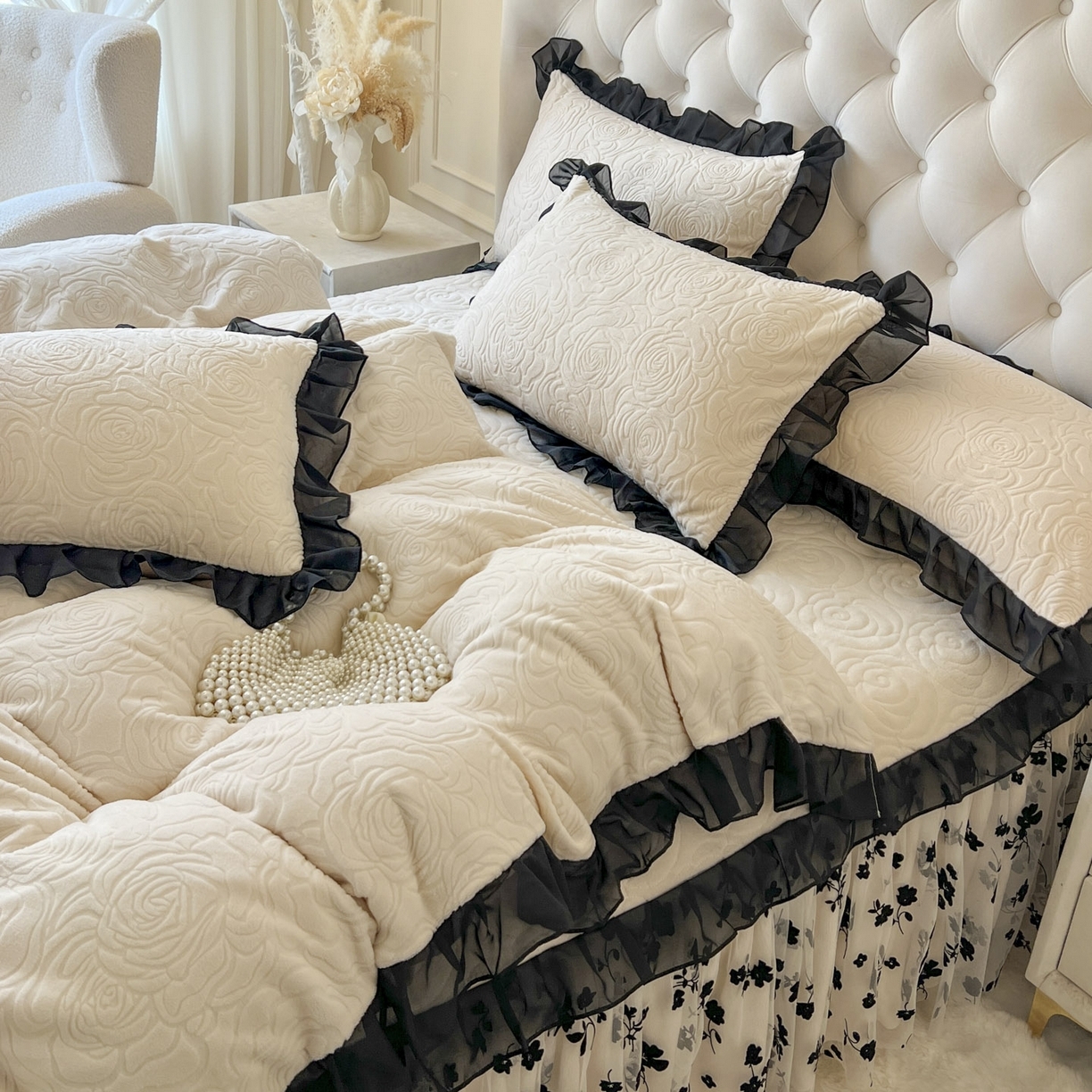 91家纺网 家纺一手货源 找家纺 （总）恋尚 2025新款牛奶绒可妮露系列床裙四件套（控价285起）