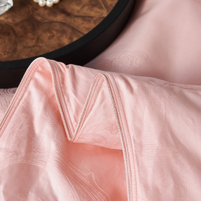 91家纺网 家纺一手货源 找家纺 蚕云阁蚕丝家居 2025新款舒适保暖被子被芯-英伦之曲 英伦之曲-粉色精梳柞蚕丝