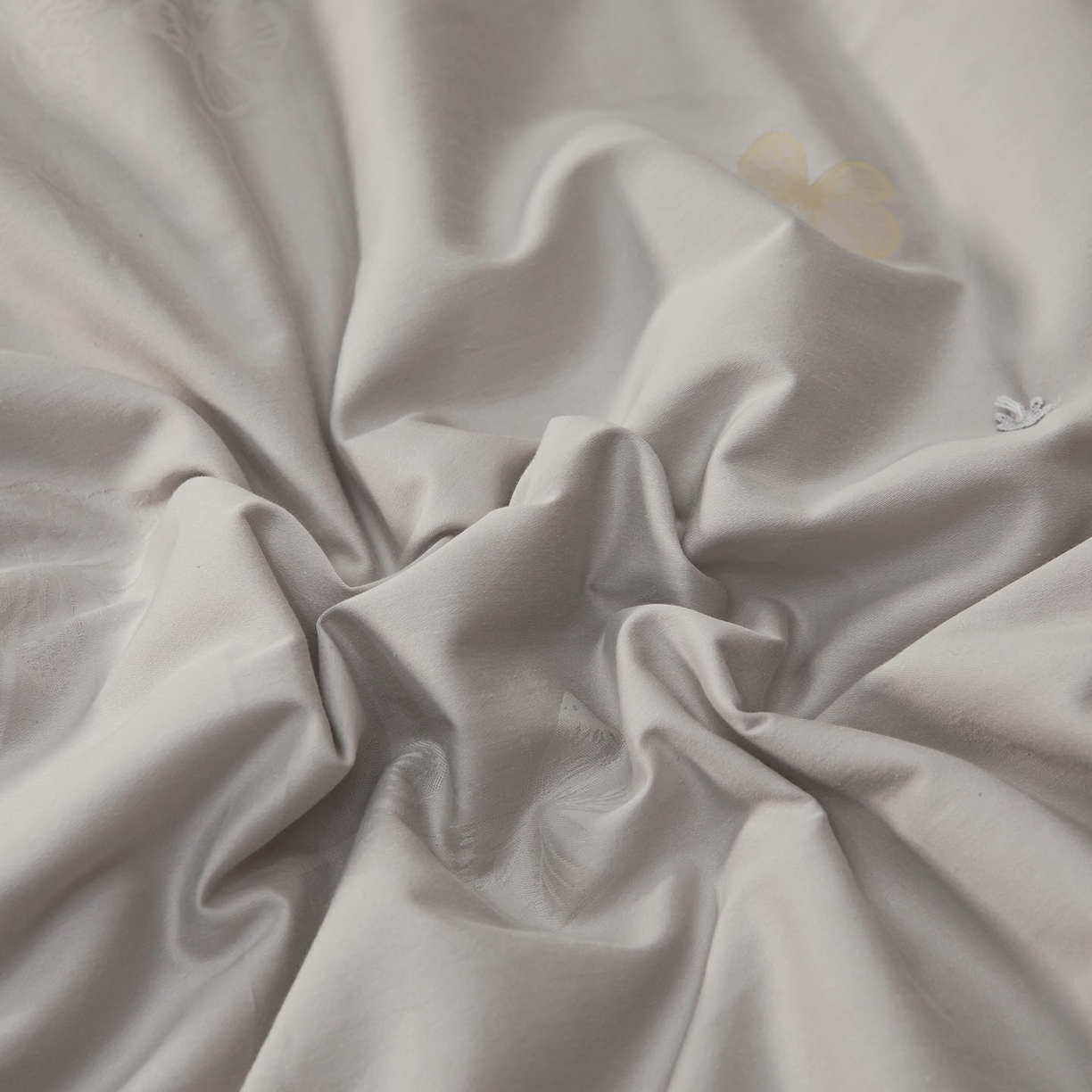 91家纺网 家纺一手货源 找家纺 蚕云阁蚕丝家居 2025新款舒适保暖被子被芯-比翼双飞 比翼双飞-灰色一级桑蚕丝