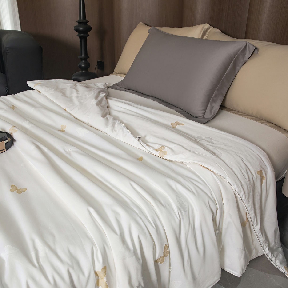 91家纺网 家纺一手货源 找家纺 蚕云阁蚕丝家居 2025新款舒适保暖被子被芯-比翼双飞 比翼双飞-白色一级桑蚕丝