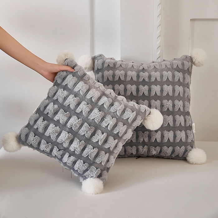 91家纺网 家纺一手货源 找家纺 （总）伊可爱 2025新款秋冬轻奢婉约仿兔毛立体蝴蝶花抱枕被-翩翩